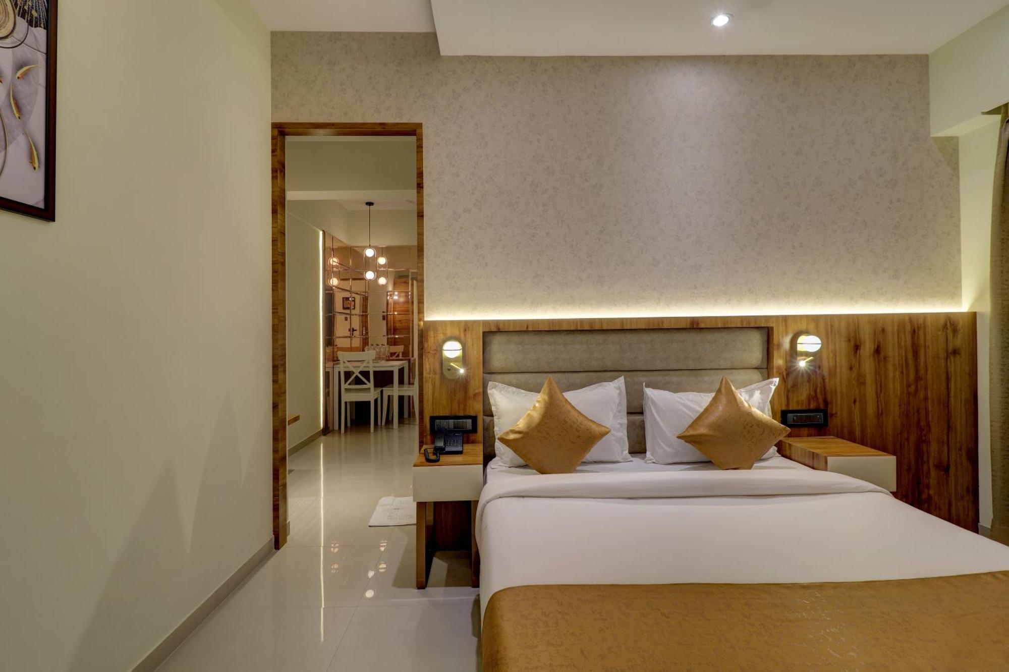 Home2 Studio Apartments Мумбаи Экстерьер фото