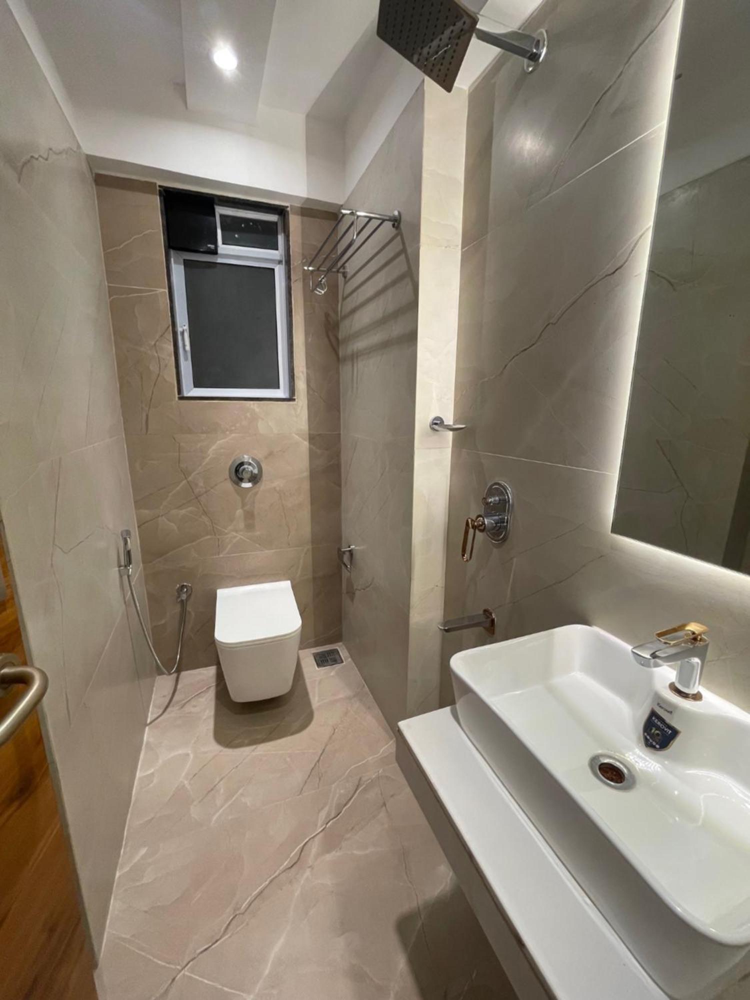 Home2 Studio Apartments Мумбаи Экстерьер фото